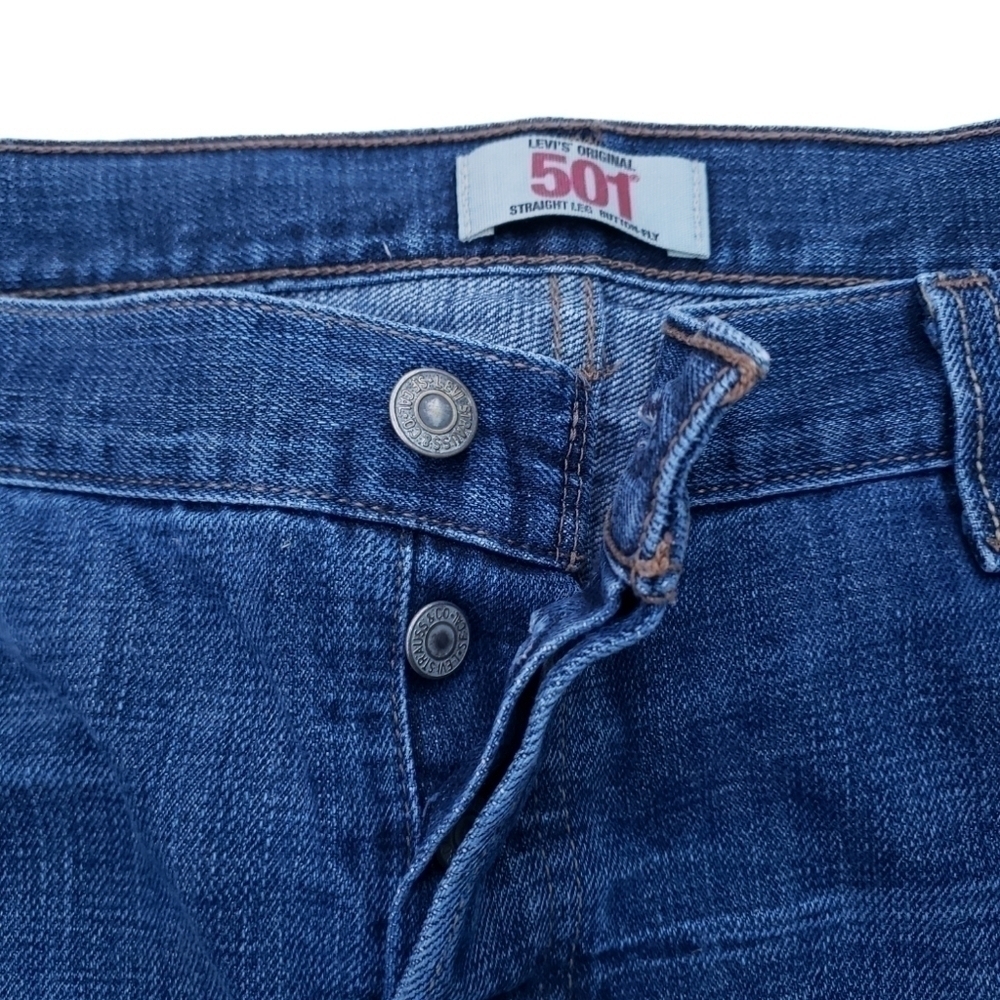 Levi's straight leg button fly 501 jeans. Size 42×32 - Picture 2 of 8